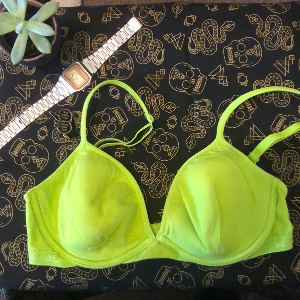 Comfy Victoria’s Secret T-Shirt Bra!🍏 size 36C